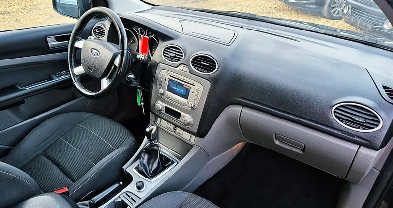 Ford Focus cena 16500 przebieg: 236000, rok produkcji 2009 z Pabianice małe 781